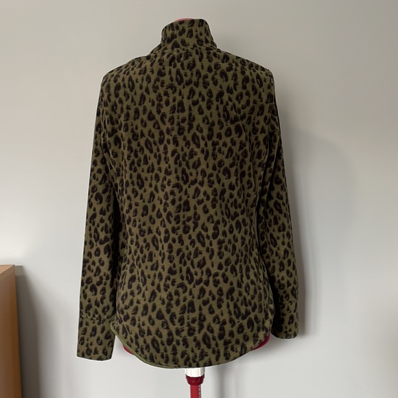 Fleecey green and black leopard print zip-up sweater - Picture 4 of 5